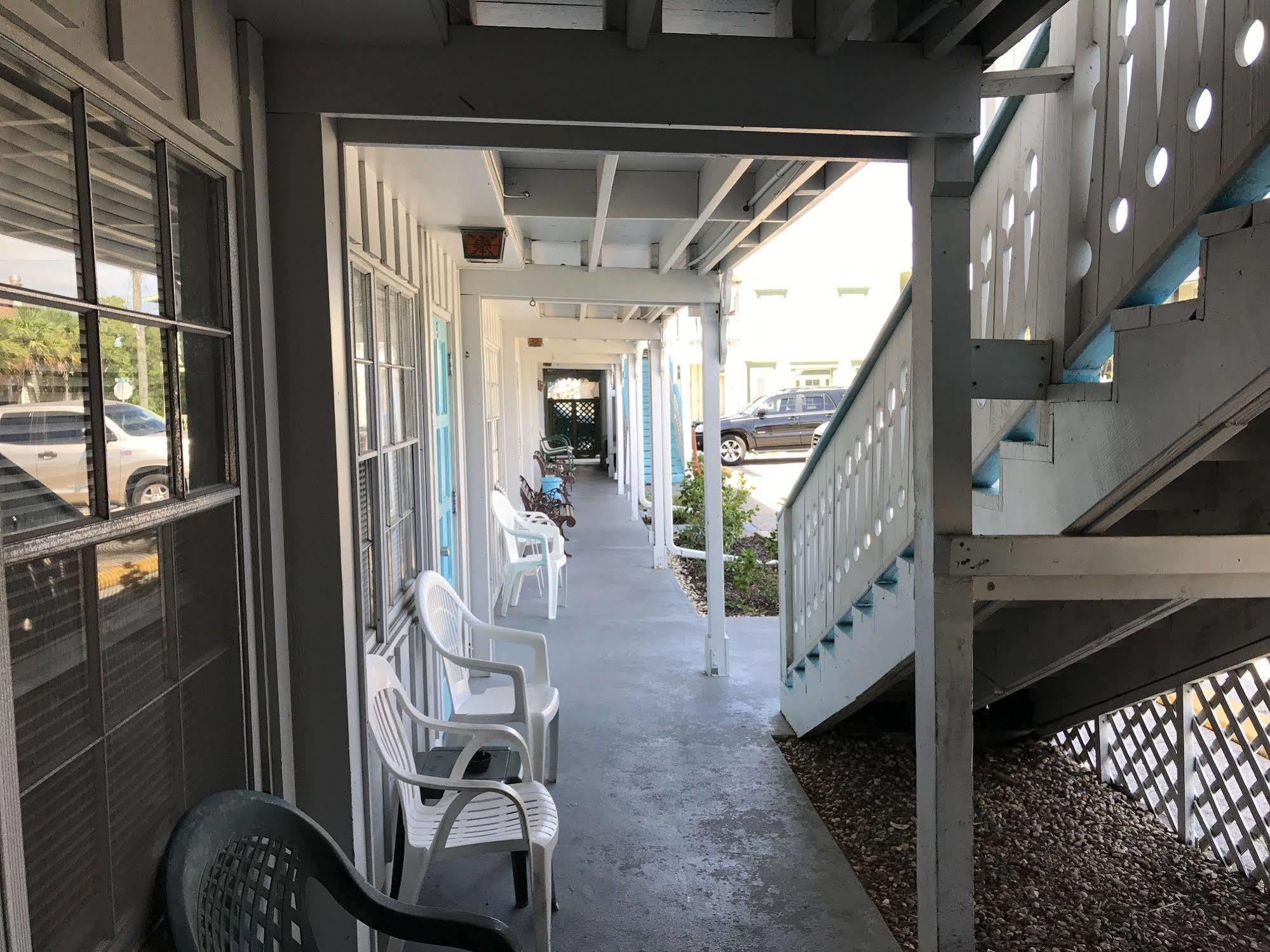 Cedar Inn Cedar Key Exteriör bild